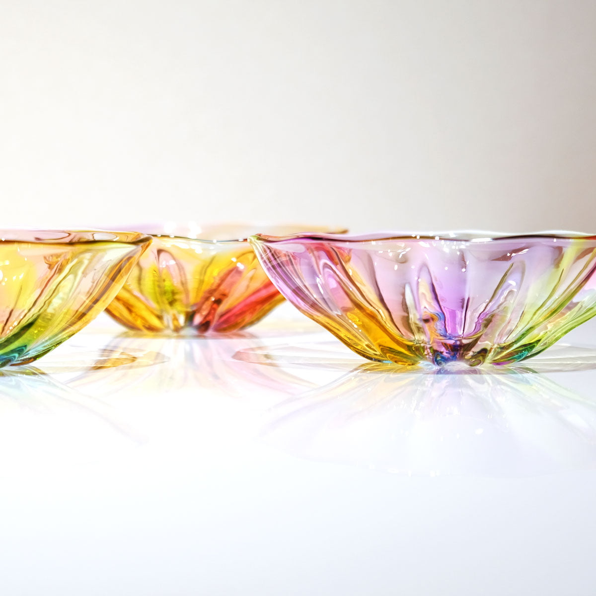ガラスのお皿 プリズム ライン glass calico グラスキャリコ ハンドメイド食器 テーブルウェア