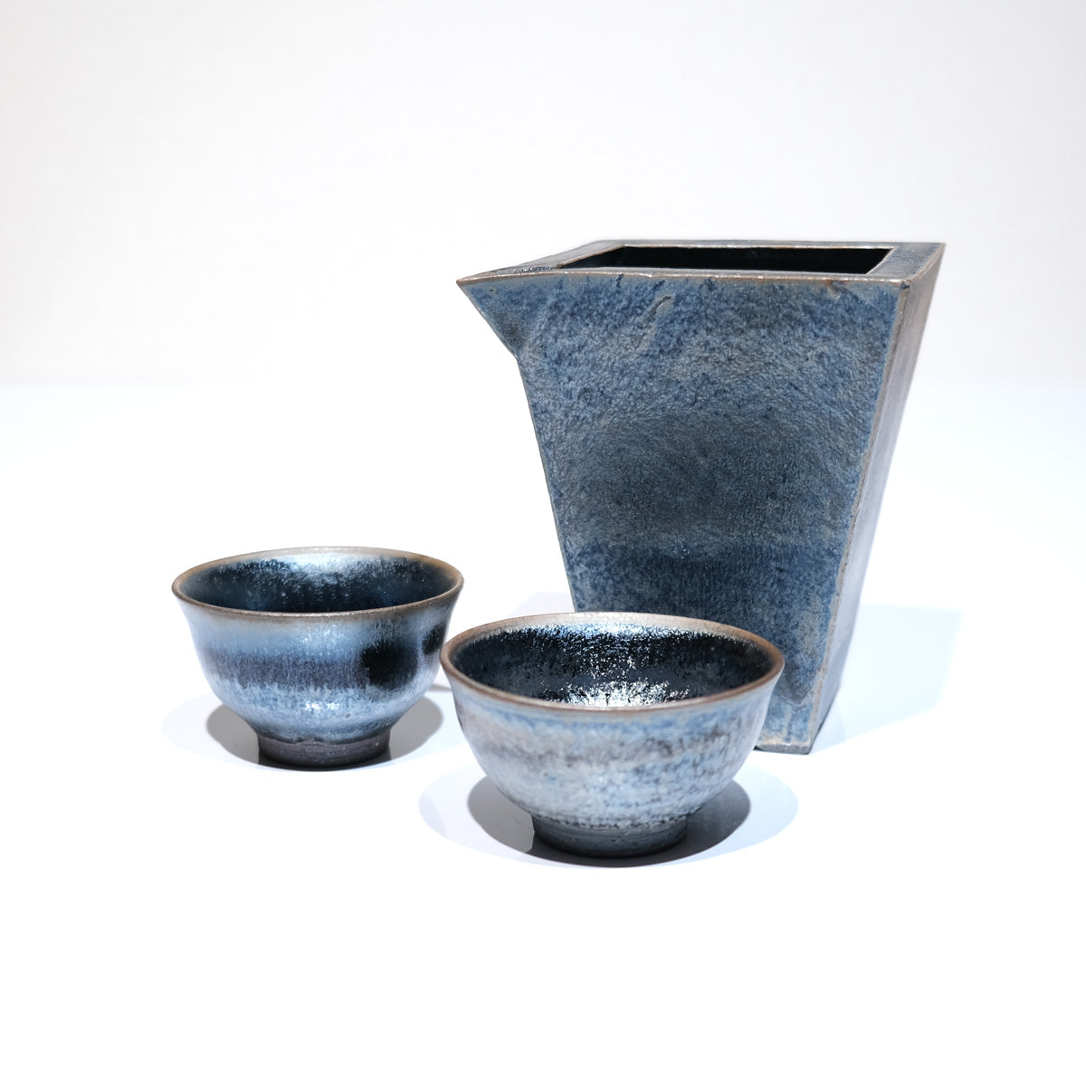 山下陶房 山下秀樹 銀化天目(ぎんかてんもく) 酒器揃 角片口 (大)・ぐい呑 2個