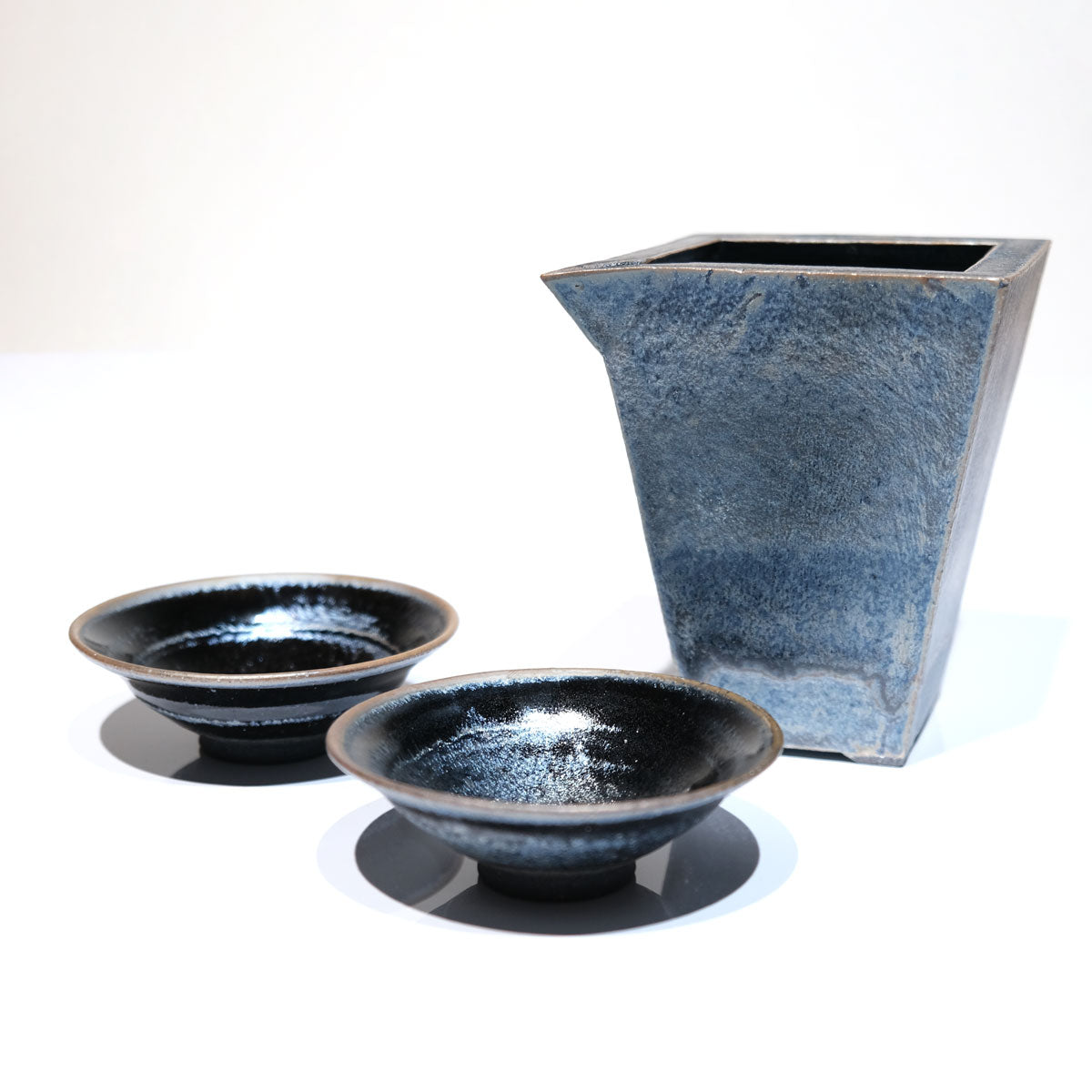 山下陶房 山下秀樹 銀化天目(ぎんかてんもく) 酒器揃 角片口 (大)・盃 2個