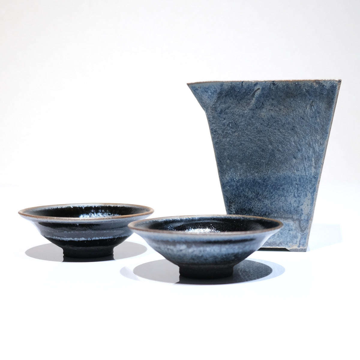 山下陶房 山下秀樹 銀化天目(ぎんかてんもく) 酒器揃 角片口 (大)・盃 2個
