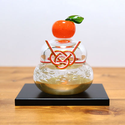 【12月10日頃入荷予定】ガラスの鏡餅（M） glass calico グラスキャリコ ハンドメイド ガラスアート 化粧箱付 ガラス製 かがみもち オブジェ 置物 お正月