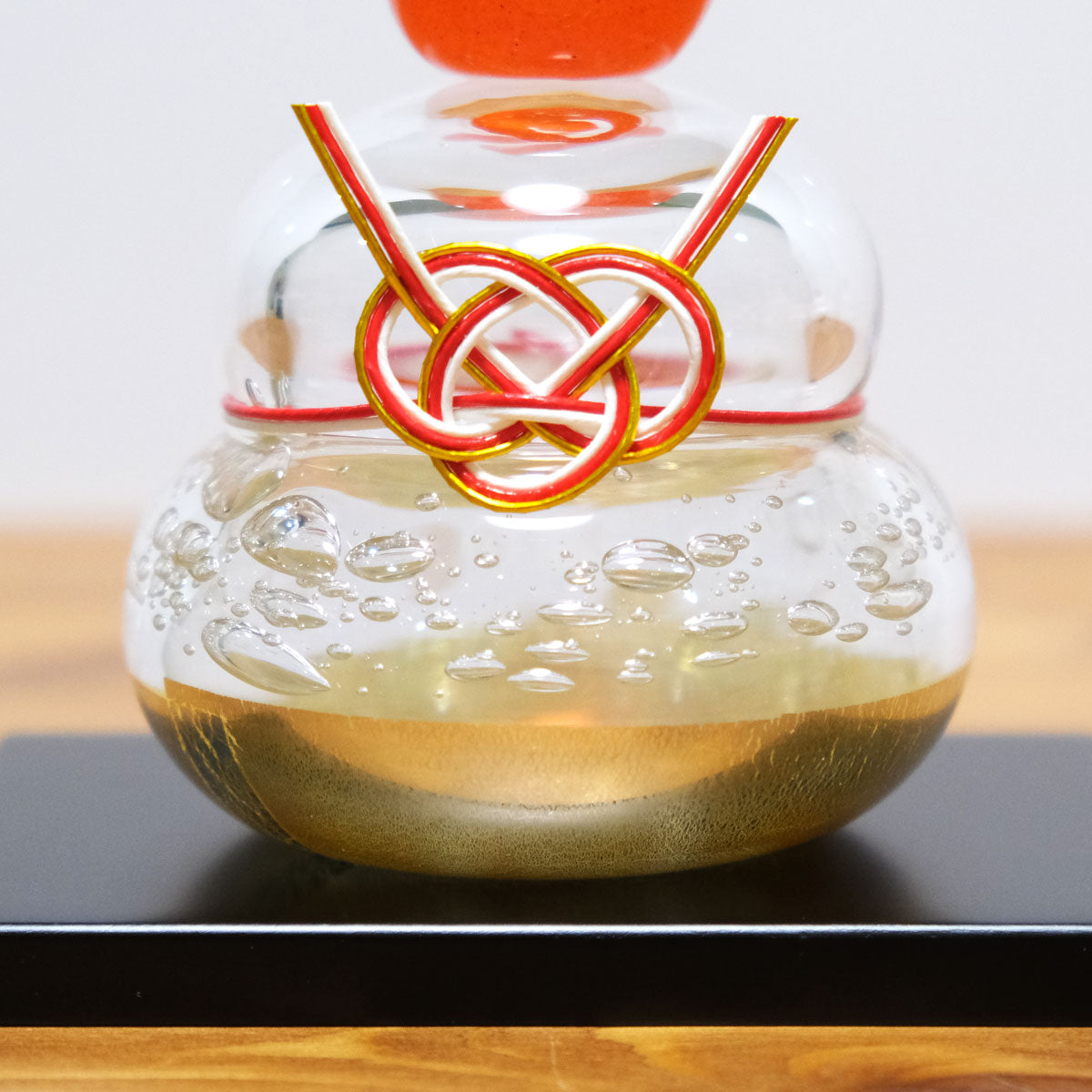 【12月10日頃入荷予定】ガラスの鏡餅（M） glass calico グラスキャリコ ハンドメイド ガラスアート 化粧箱付 ガラス製 かがみもち オブジェ 置物 お正月