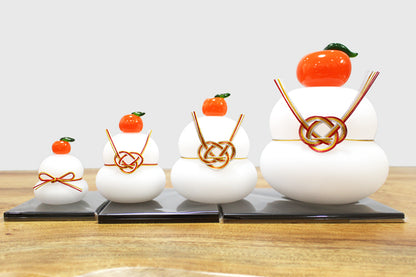 ガラスの白い鏡餅（L） glass calico グラスキャリコ ハンドメイド ガラスアート 化粧箱付 ガラス製 かがみもち オブジェ 置物 お正月