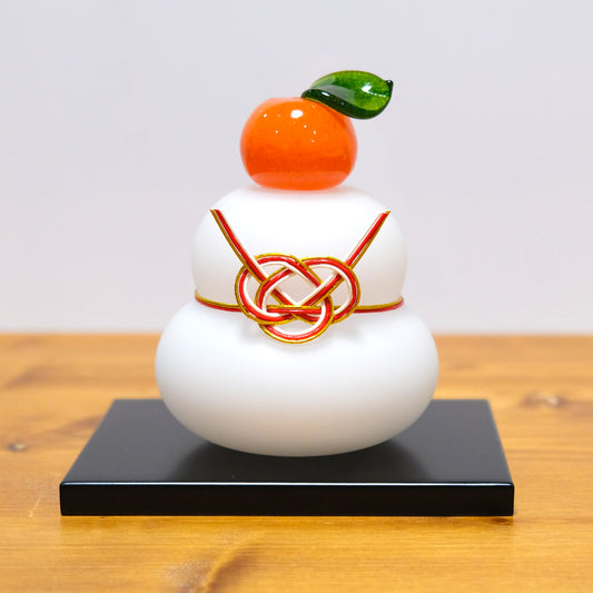 ガラスの白い鏡餅（M） glass calico グラスキャリコ ハンドメイド ガラスアート 化粧箱付 ガラス製 かがみもち オブジェ 置物 お正月