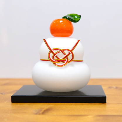 ガラスの白い鏡餅（M） glass calico グラスキャリコ ハンドメイド ガラスアート 化粧箱付 ガラス製 かがみもち オブジェ 置物 お正月