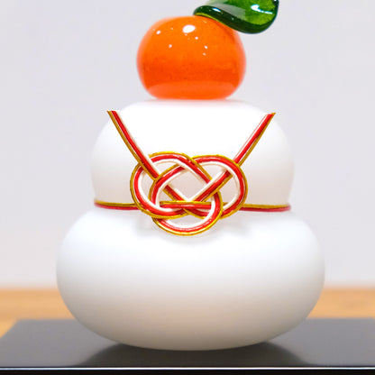 ガラスの白い鏡餅（M） glass calico グラスキャリコ ハンドメイド ガラスアート 化粧箱付 ガラス製 かがみもち オブジェ 置物 お正月