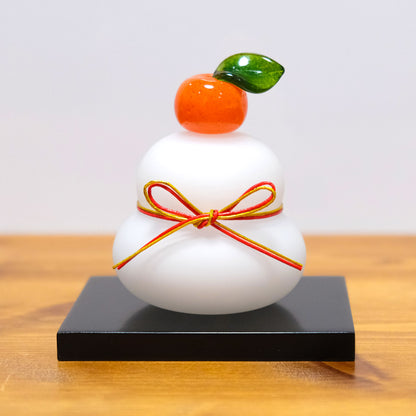 ガラスの白い鏡餅（S） glass calico グラスキャリコ ハンドメイド ガラスアート 化粧箱付 ガラス製 かがみもち オブジェ 置物 お正月
