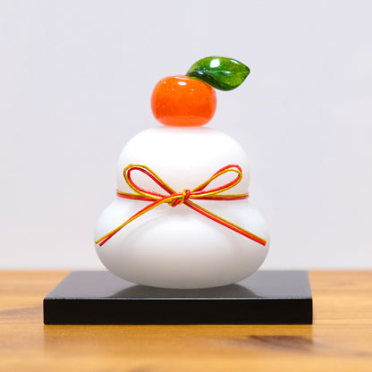 ガラスの白い鏡餅（S） glass calico グラスキャリコ ハンドメイド ガラスアート 化粧箱付 ガラス製 かがみもち オブジェ 置物 お正月