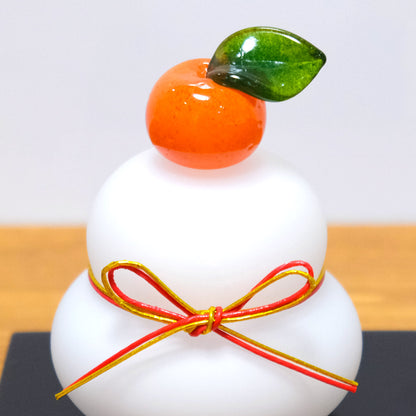ガラスの白い鏡餅（S） glass calico グラスキャリコ ハンドメイド ガラスアート 化粧箱付 ガラス製 かがみもち オブジェ 置物 お正月