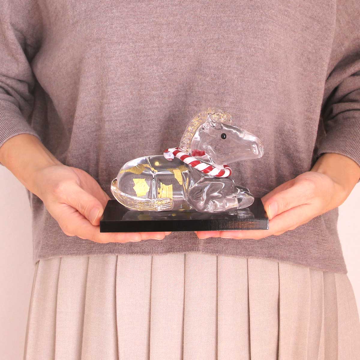 ガラスの干支 ふくふく午(うま) オブジェ 午(うま)の置物 FIORETTO フィオレット 高野仰 ハンドメイド ガラスアート 化粧箱付 タカノアオグ ガラス 馬 かたまり お正月 コンパクト インテリア おしゃれ ギフト プレゼント